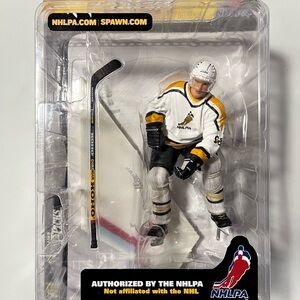Jaromir Jagr NHLPA Ice Hockey Figure — White and Yellow Jersey